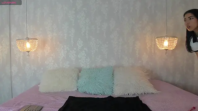 Snapshot of shumy_angels chatting on 09.29.25 shumy angels online show from 09.29.25