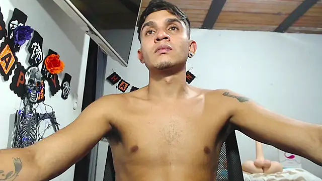 Angel latinboy online show from 10.28.25