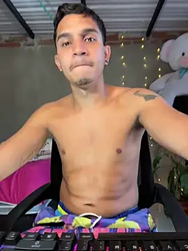 Snapshot of Angel_latinboy chatting on 05.20.26 Angel latinboy online show from 05.20.26