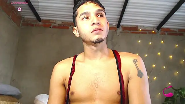 Snapshot of Angel_latinboy chatting on 06.09.26 Angel latinboy online show from 06.09.26