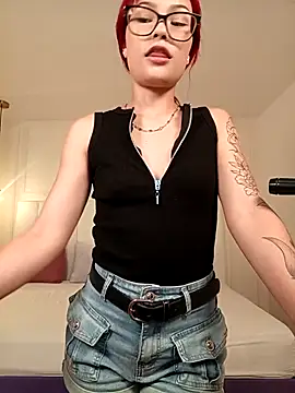 mae lyra online show from 02.18.26