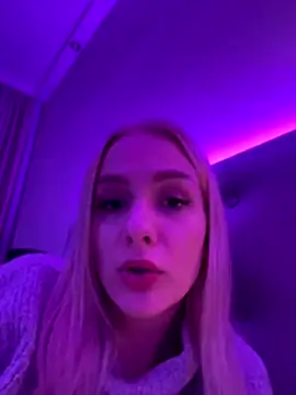 Snapshot of DaryaDoll chatting on 11.28.25 DaryaDoll online show from 11.28.25