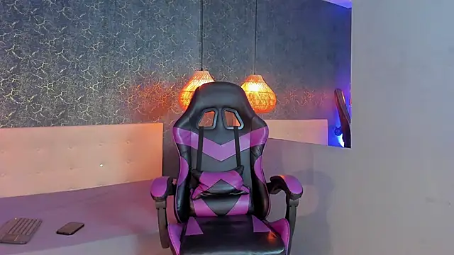 Snapshot of ArthurCox chatting on 01.09.26 ArthurCox online show from 01.09.26