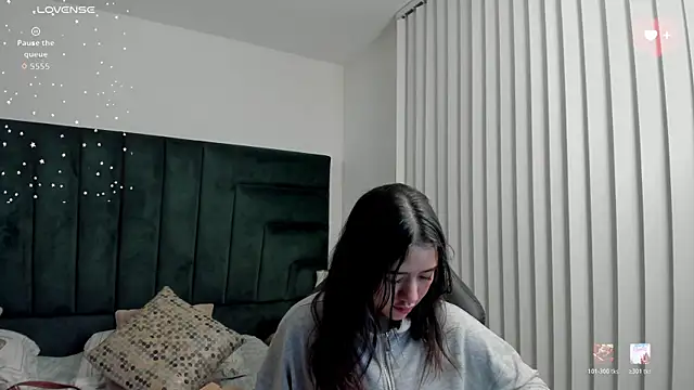 Snapshot of SaraWagner_ chatting on 05.19.26 SaraWagner online show from 05.19.26