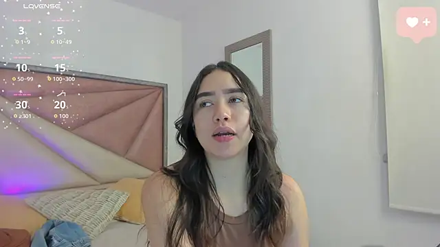 Snapshot of SaraWagner_ chatting on 06.20.26 SaraWagner online show from 06.20.26