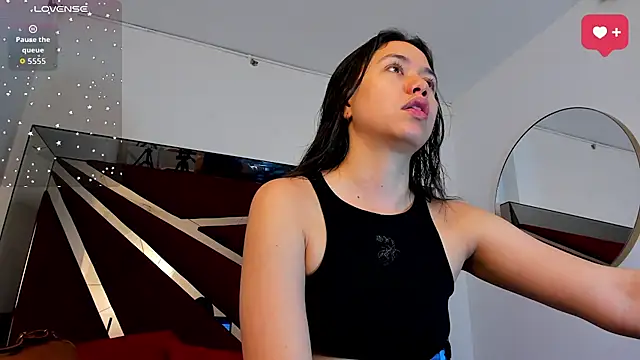 SaraWagner  online show from 07.07.26
