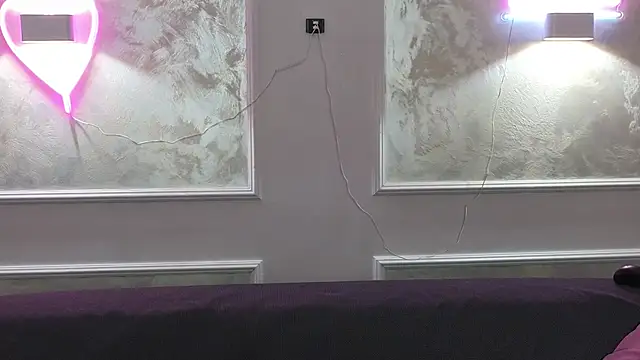 Snapshot of AlyaRei chatting on 10.30.25 AlyaRei online show from 10.30.25