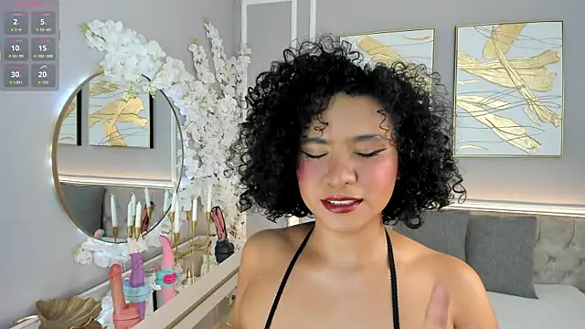 Snapshot of ellette__ chatting on 09.16.25 ellette online show from 09.16.25