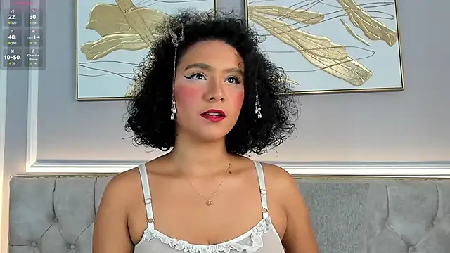 Snapshot of ellette__ chatting on 10.07.25 ellette online show from 10.07.25