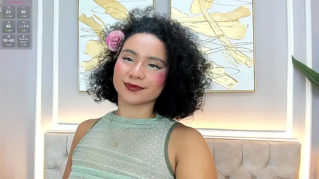 Snapshot of ellette__ chatting on 10.11.25 ellette online show from 10.11.25