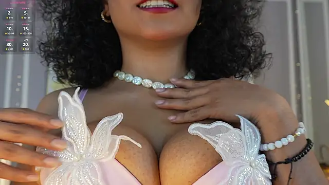 Snapshot of ellette__ chatting on 02.26.26 ellette online show from 02.26.26