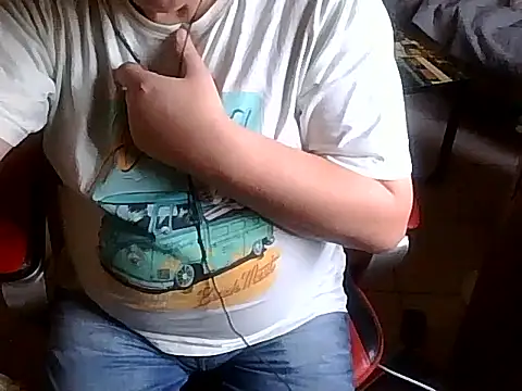 Snapshot of sgtpepers chatting on 11.29.25 sgtpepers online show from 11.29.25