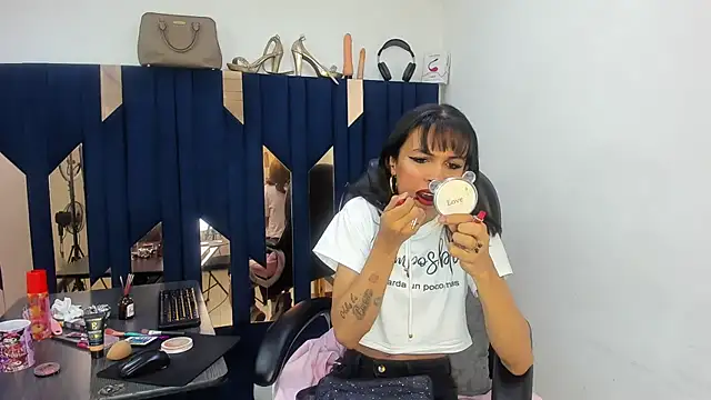 Aisha hotts777 online show from 04.24.26