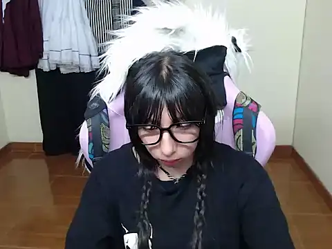 ScarlettShirahoshi online show from 12.13.25