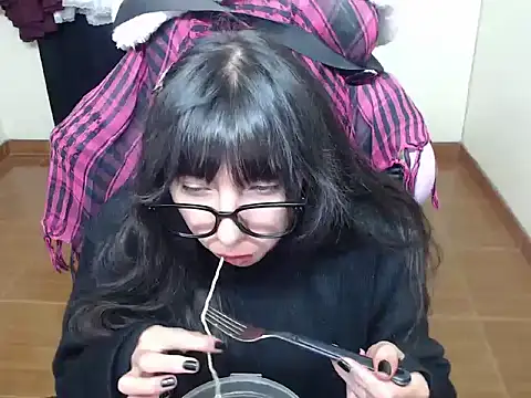 ScarlettShirahoshi online show from 12.15.25