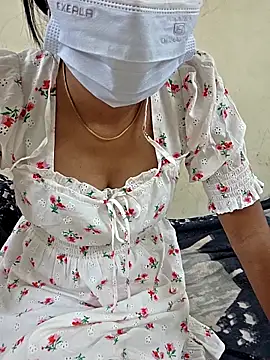 Snapshot of izha5751 chatting on 09.18.25 izha5751 online show from 09.18.25