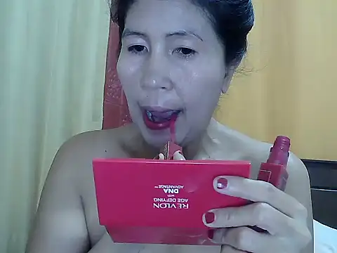 Snapshot of Elara8309 chatting on 05.19.26 Elara8309 online show from 05.19.26