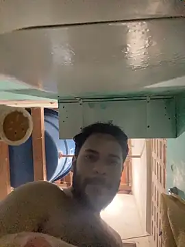 Snapshot of spiderfindom chatting on 06.18.26 spiderfindom online show from 06.18.26