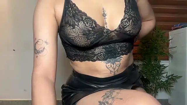 Snapshot of LucytheDevilQueen chatting on 05.28.26 LucytheDevilQueen online show from 05.28.26