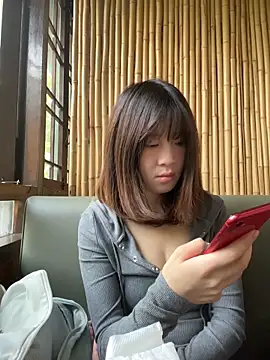 Snapshot of littleqiu chatting on 04.23.26 littleqiu online show from 04.23.26