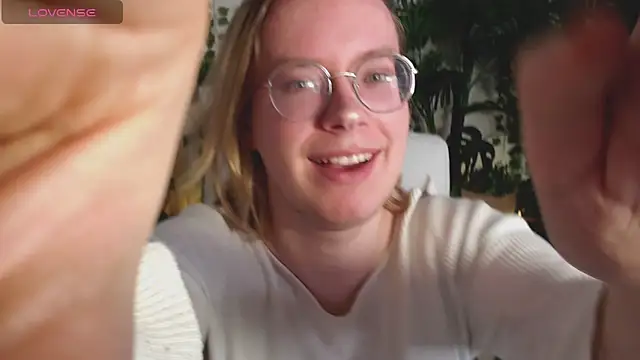 Amanda Butlerr online show from 12.14.25