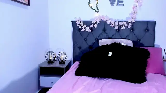 SagiraBelle online show from 01.09.26