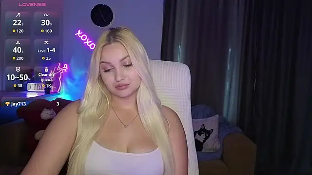 Snapshot of adrelaxina chatting on 06.14.26 adrelaxina online show from 06.14.26