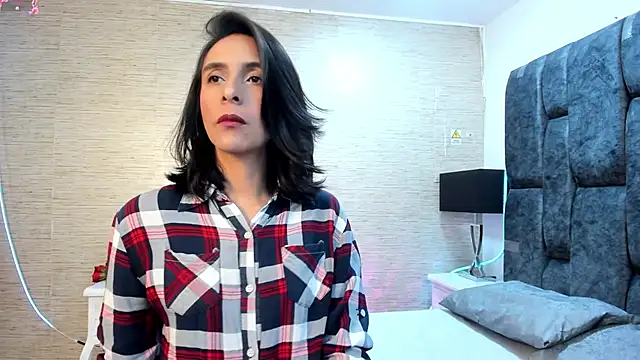 Snapshot of MiaAmore_ chatting on 11.15.25 MiaAmore online show from 11.15.25