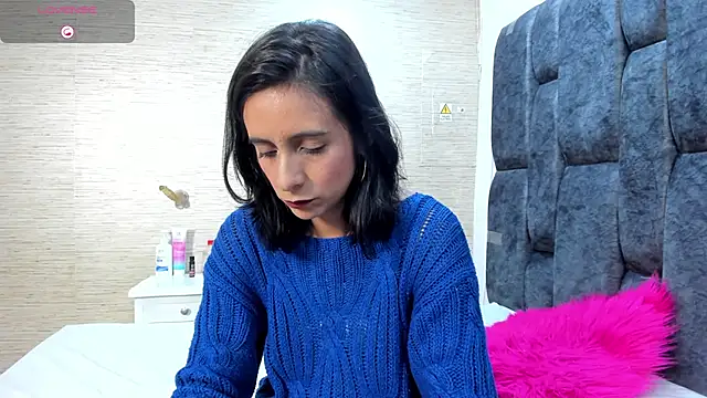 Snapshot of MiaAmore_ chatting on 12.05.25 MiaAmore online show from 12.05.25