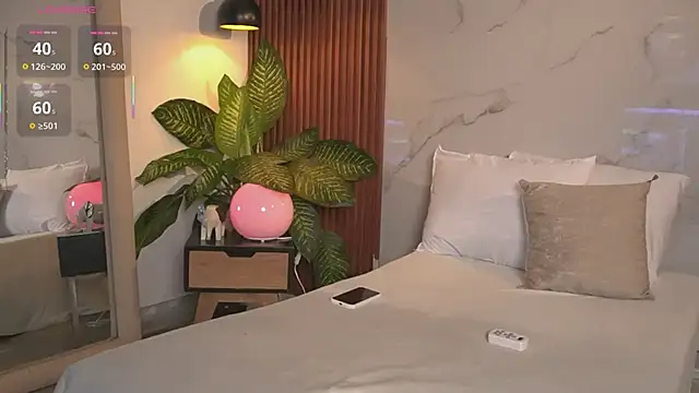 SophieCollins 1 online show from 04.24.26