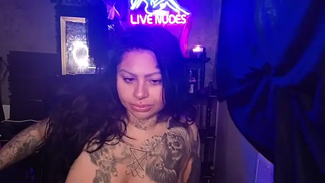 Snapshot of chicanachic13 chatting on 02.15.26 chicanachic13 online show from 02.15.26