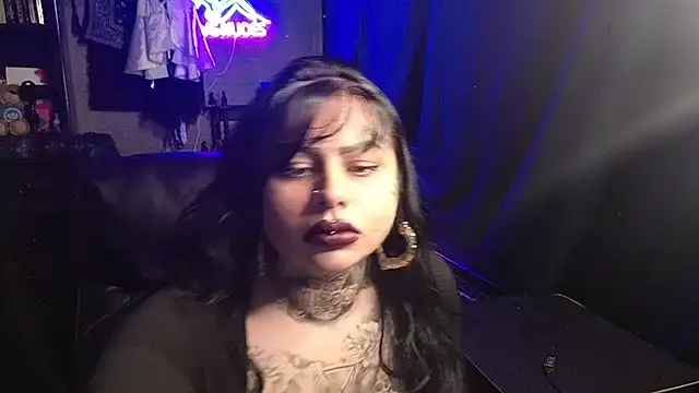 Snapshot of chicanachic13 chatting on 03.11.26 chicanachic13 online show from 03.11.26