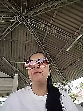 Snapshot of Nahomi_04 chatting on 10.23.25 Nahomi 04 online show from 10.23.25