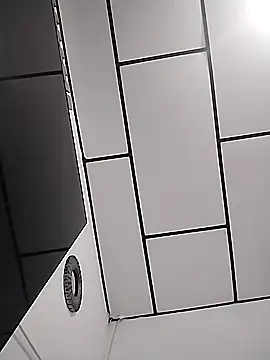 Snapshot of Nahomi_04 chatting on 10.25.25 Nahomi 04 online show from 10.25.25