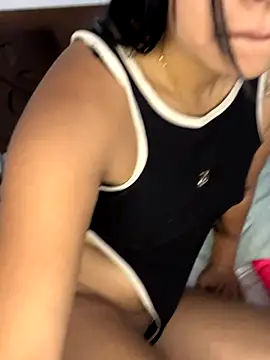 Snapshot of mily_09 chatting on 11.20.25 mily 09 online show from 11.20.25