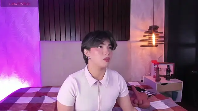 Creamy Angelo online show from 11.02.25