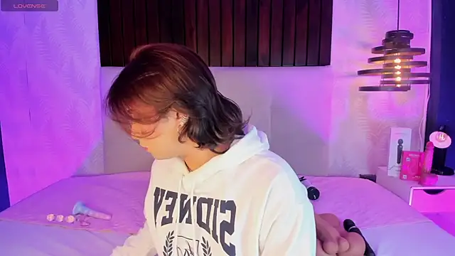 Creamy Angelo online show from 05.31.26