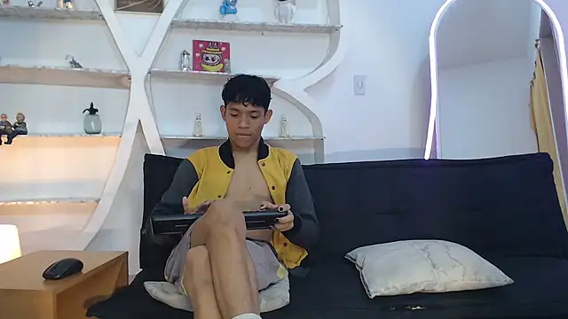 BEAUTY BOYS1 online show from 10.10.25