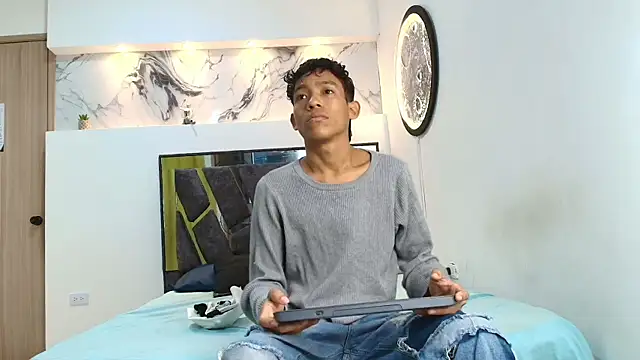 Snapshot of BEAUTY_BOYS1 chatting on 11.03.25 BEAUTY BOYS1 online show from 11.03.25