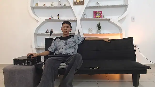 Snapshot of BEAUTY_BOYS1 chatting on 11.22.25 BEAUTY BOYS1 online show from 11.22.25