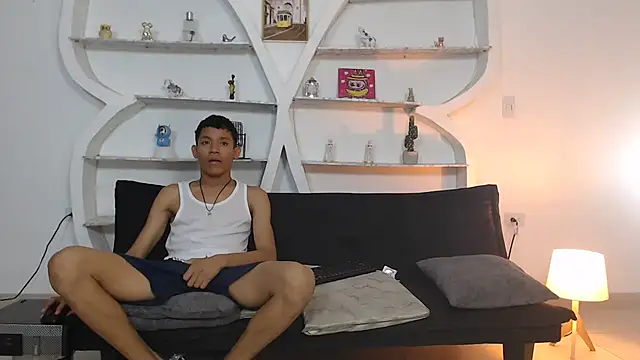 Snapshot of BEAUTY_BOYS1 chatting on 12.03.25 BEAUTY BOYS1 online show from 12.03.25