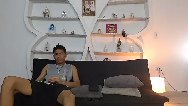 Snapshot of BEAUTY_BOYS1 chatting on 12.05.25 BEAUTY BOYS1 online show from 12.05.25