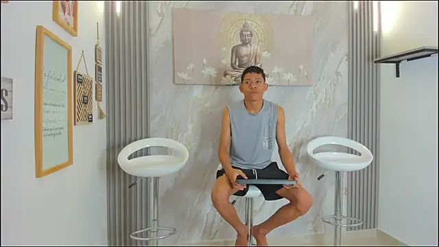 Snapshot of BEAUTY_BOYS1 chatting on 12.23.25 BEAUTY BOYS1 online show from 12.23.25