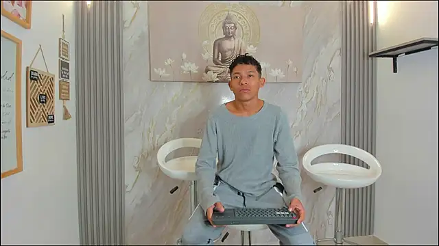 Snapshot of BEAUTY_BOYS1 chatting on 01.08.26 BEAUTY BOYS1 online show from 01.08.26