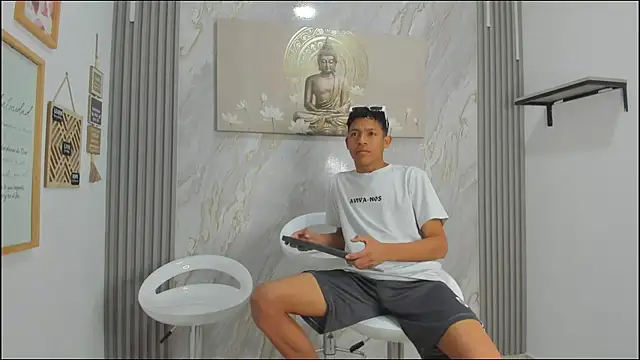 Snapshot of BEAUTY_BOYS1 chatting on 01.12.26 BEAUTY BOYS1 online show from 01.12.26