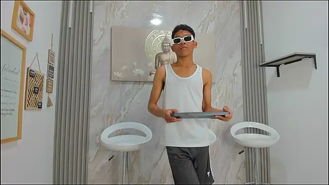 Snapshot of BEAUTY_BOYS1 chatting on 01.15.26 BEAUTY BOYS1 online show from 01.15.26