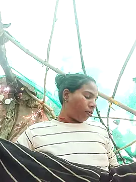 Snapshot of Rubi_sarma chatting on 12.21.25 Rubi sarma online show from 12.21.25