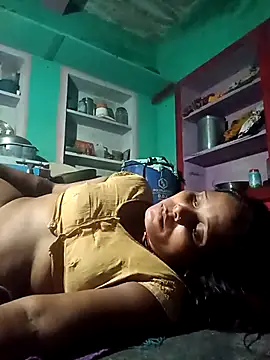 Snapshot of cute_diya_12 chatting on 10.22.25 cute diya 12 online show from 10.22.25