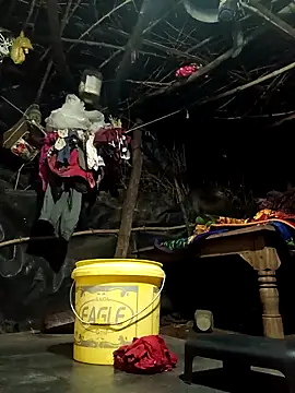 Snapshot of cute_diya_12 chatting on 12.17.25 cute diya 12 online show from 12.17.25