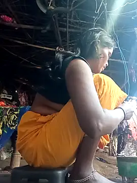 Snapshot of cute_diya_12 chatting on 12.23.25 cute diya 12 online show from 12.23.25